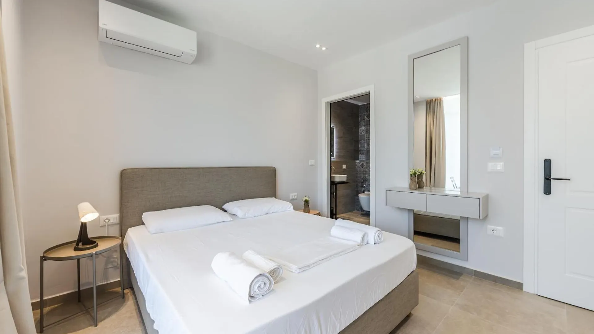 아파트 Luxury Studio With Free Parking Sarandë