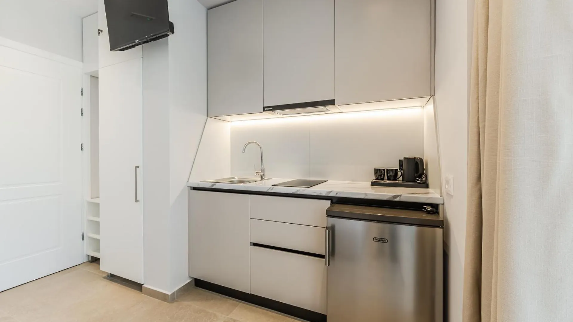Luxury Studio With Free Parking Sarandë 0*,  Albania